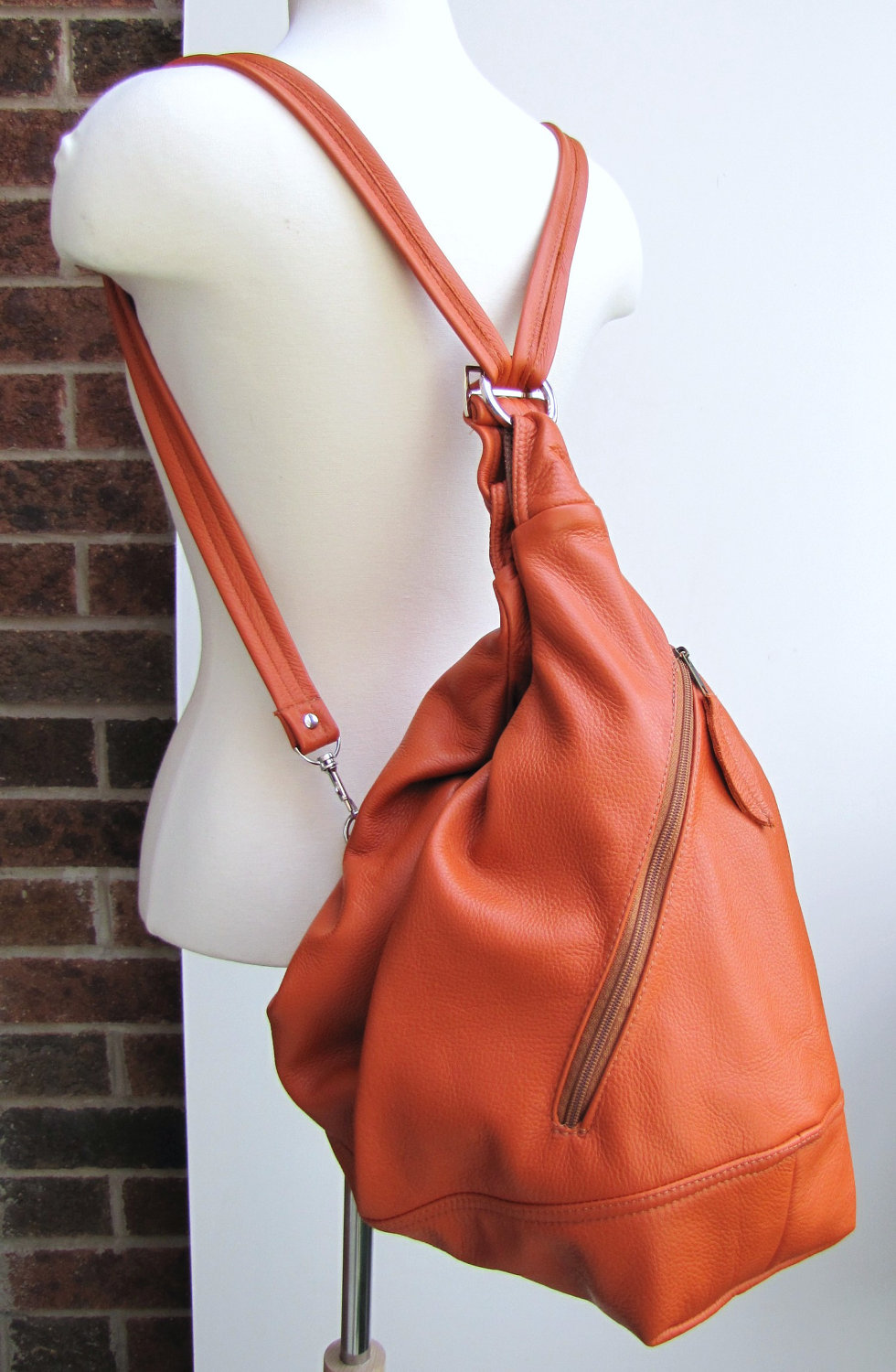 Large orange convertible leather bag - Tangerine Tango