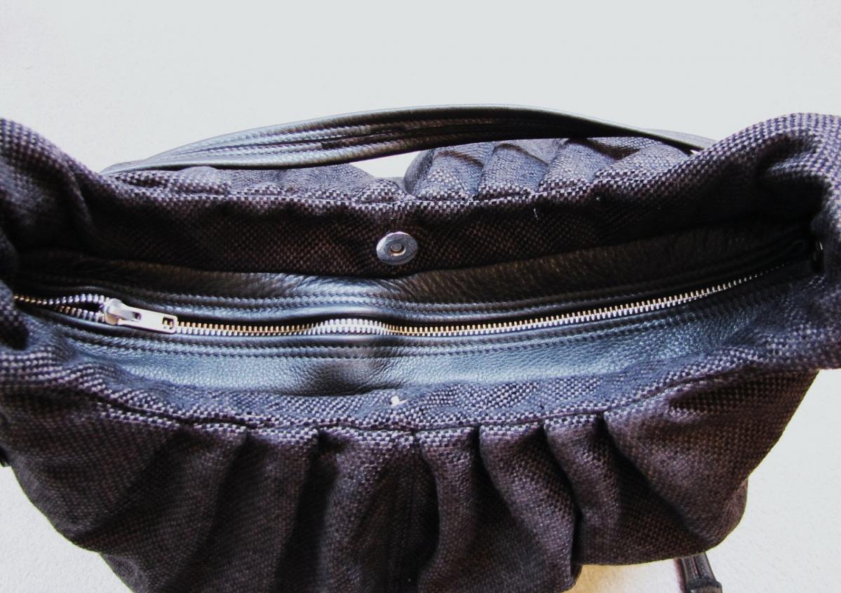 Additional upgrade for a leather zipper top closure
